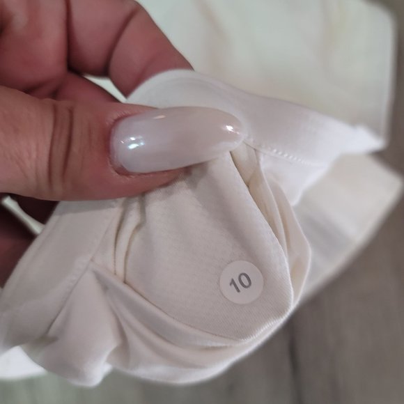 Lululemon City Sky Run By Skirt White size 10 pockets ruffle tennis skirt - Picture 3 of 9